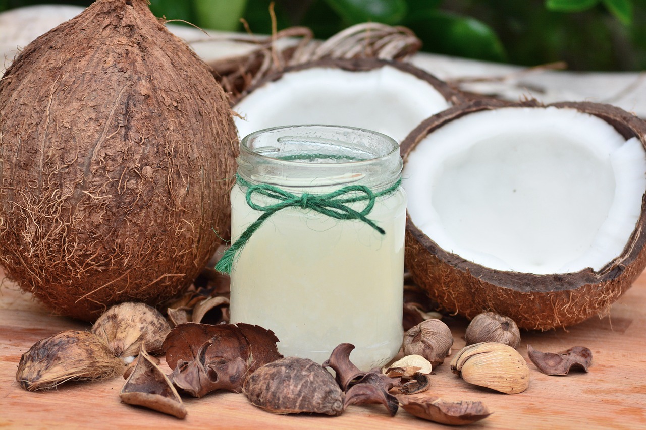 Descubre los beneficios del aceite de coco en la industria cosmética